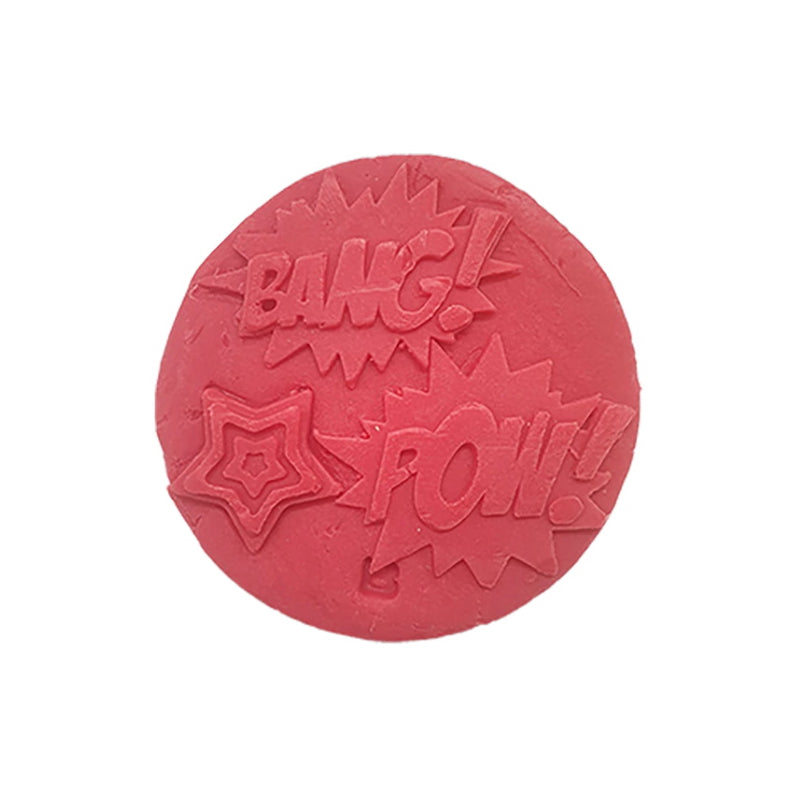 This soap is a work of art! A bright superhero-red and embossed on the top with comic book style Bangs! and Pows! It smells great too - made with Black Pepper and Mandarin Essential oils to leave soft smooth and with a lingering fresh fragrance! 