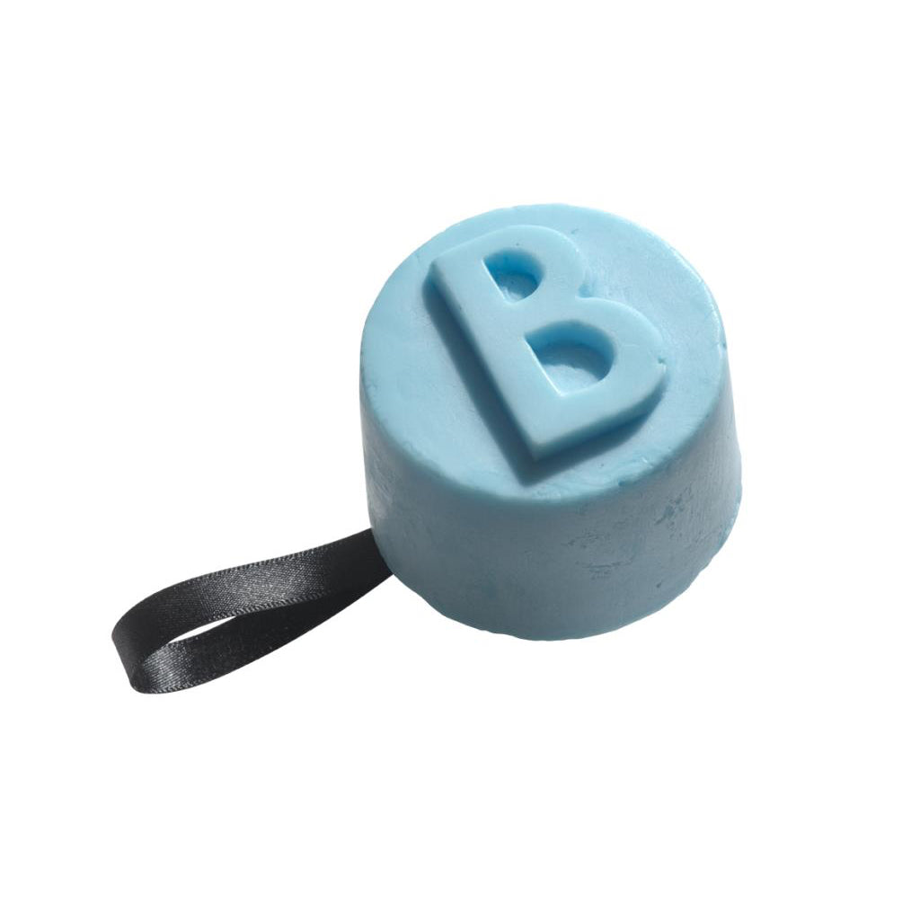 From Bomb Cosmetics, deep within each deliciously scented bar is a unique blend of mood enhancing pure essential oils for your enjoyment. Perfect for shower and travel. Become a dapper chap with a rich, confident inspiring scented shower gel created for those who prefer a more civilised and gentlemanly wash to start the day with black pepper and spearmint essential oils.