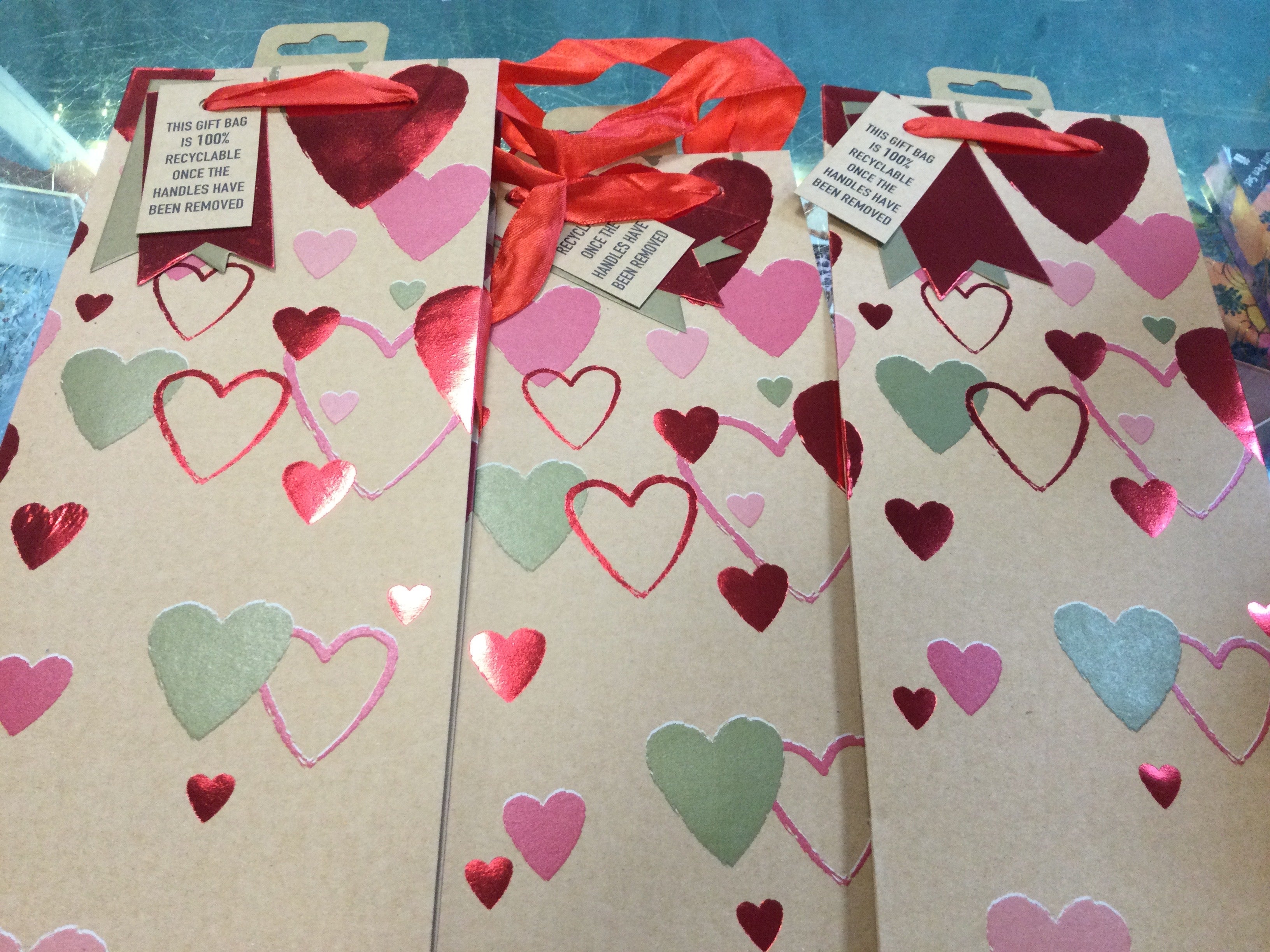 Falling Hearts - Bottle - Gift Bag