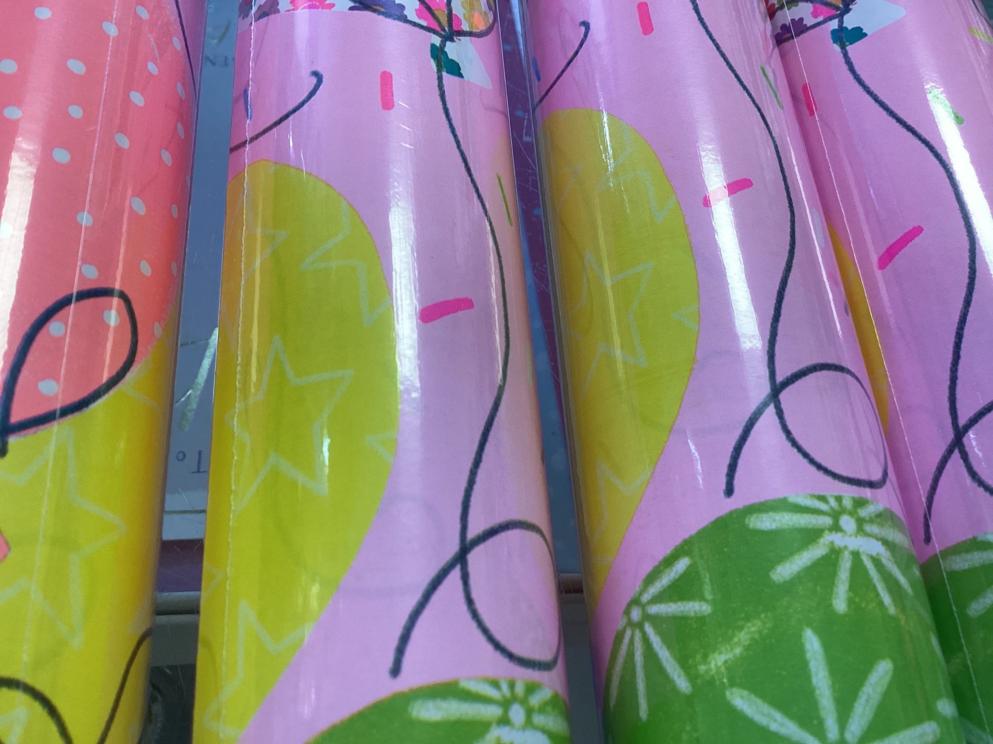 Rolled Wrap Pink Big Balloons - 4m - Wrapping Paper